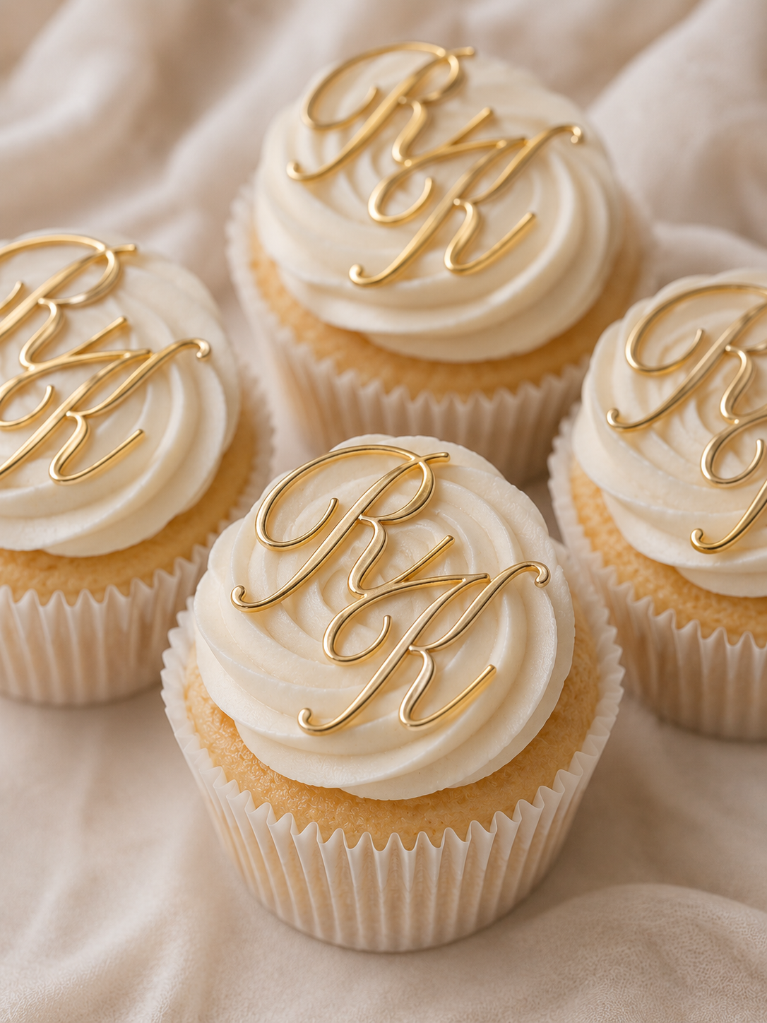 10 Toppers Cupcake Initiales Personnalisées (Délai de fabrication actuel 2 jours*)