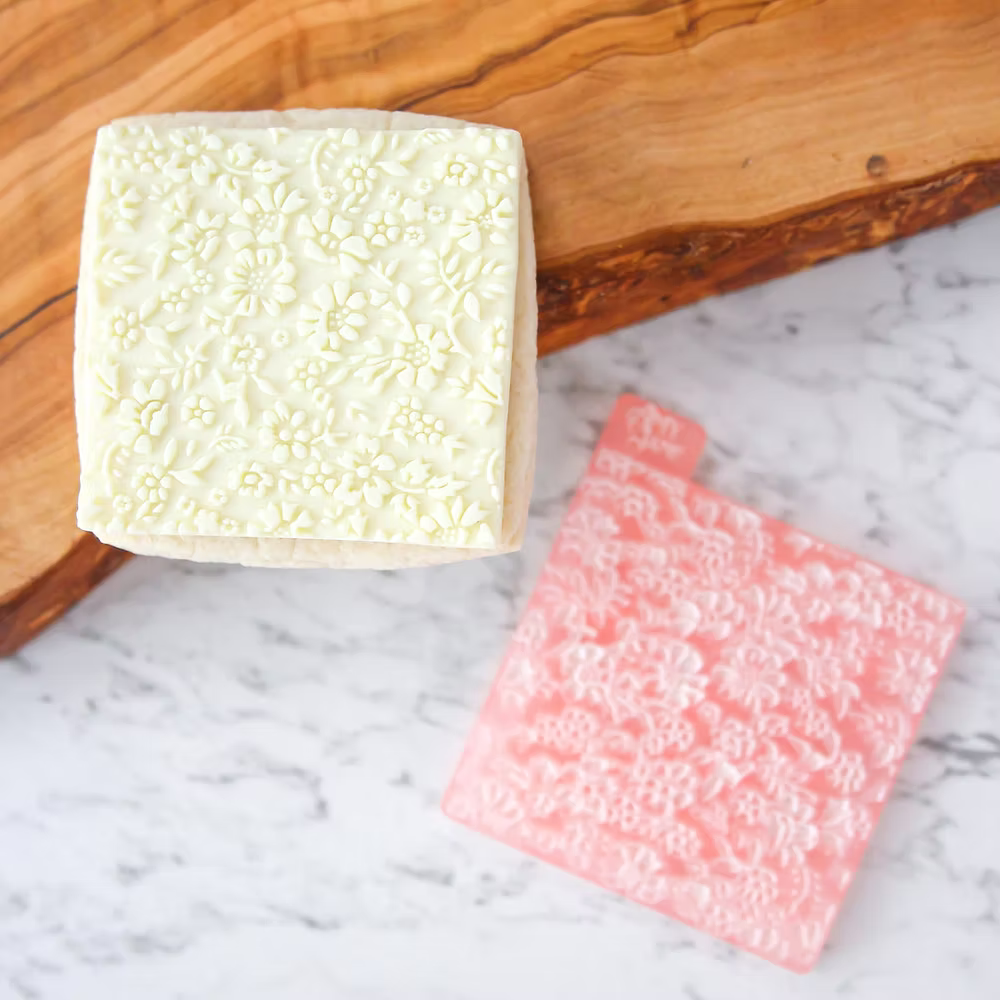 Tampon Outboss Imprimé Floral Tilly Lace - Sweet Stamp