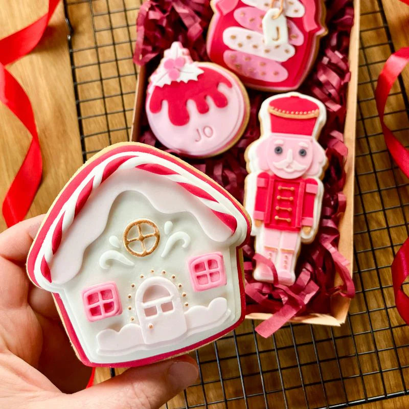 Tampon & cutters à biscuits 3D La maison en pain d'épice de Mère Noël - Lissie Lou